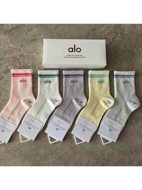 A19- ALO Yoga Women's Pastel Stripe Half-Crew Socks 5-Pair Box Set - NWT